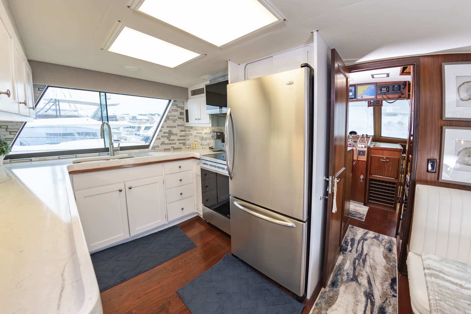 1987 Hatteras 63 Motor Yacht - Photo 36