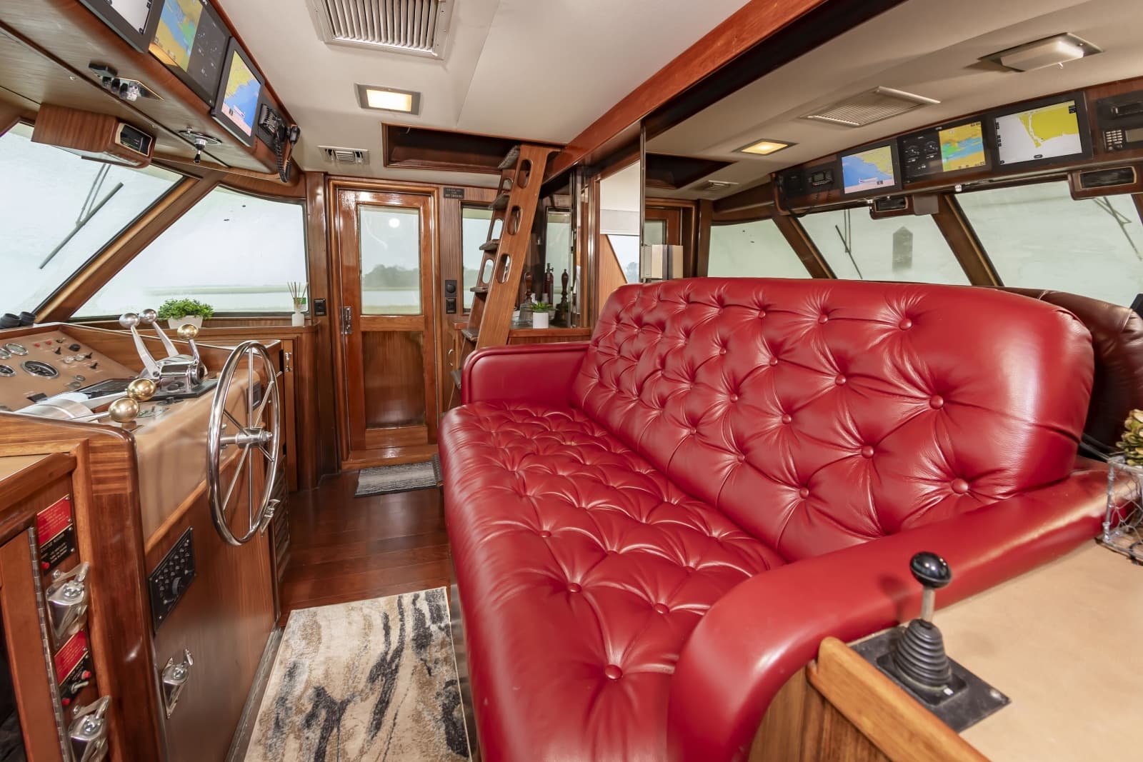 1987 Hatteras 63 Motor Yacht - Photo 42
