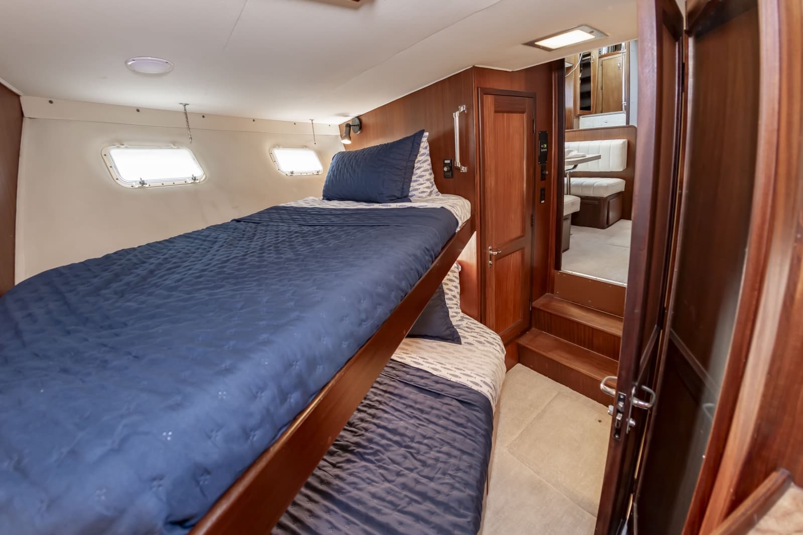 1987 Hatteras 63 Motor Yacht - Photo 64