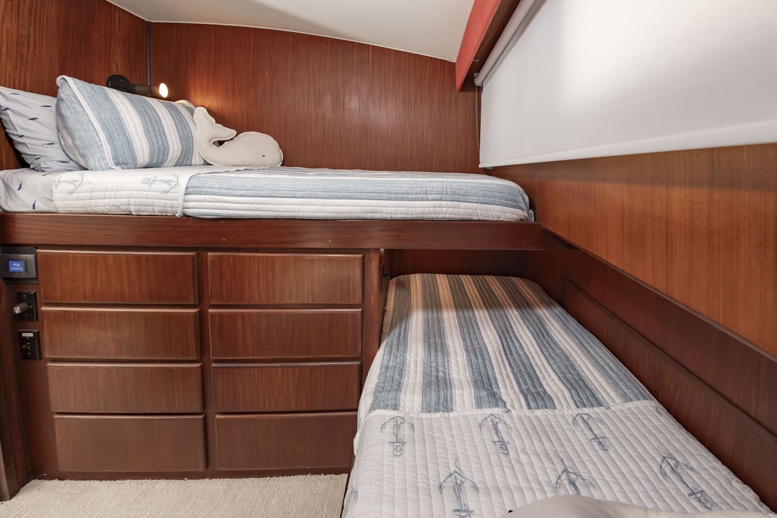 1987 Hatteras 63 Motor Yacht - Photo 54