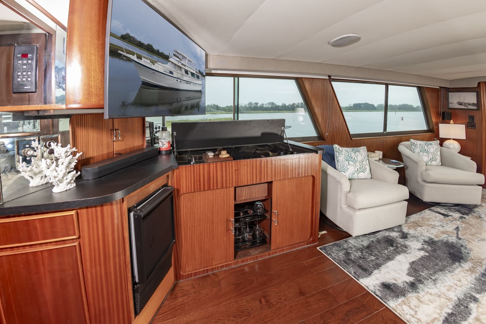 1987 Hatteras 63 Motor Yacht - Photo 29