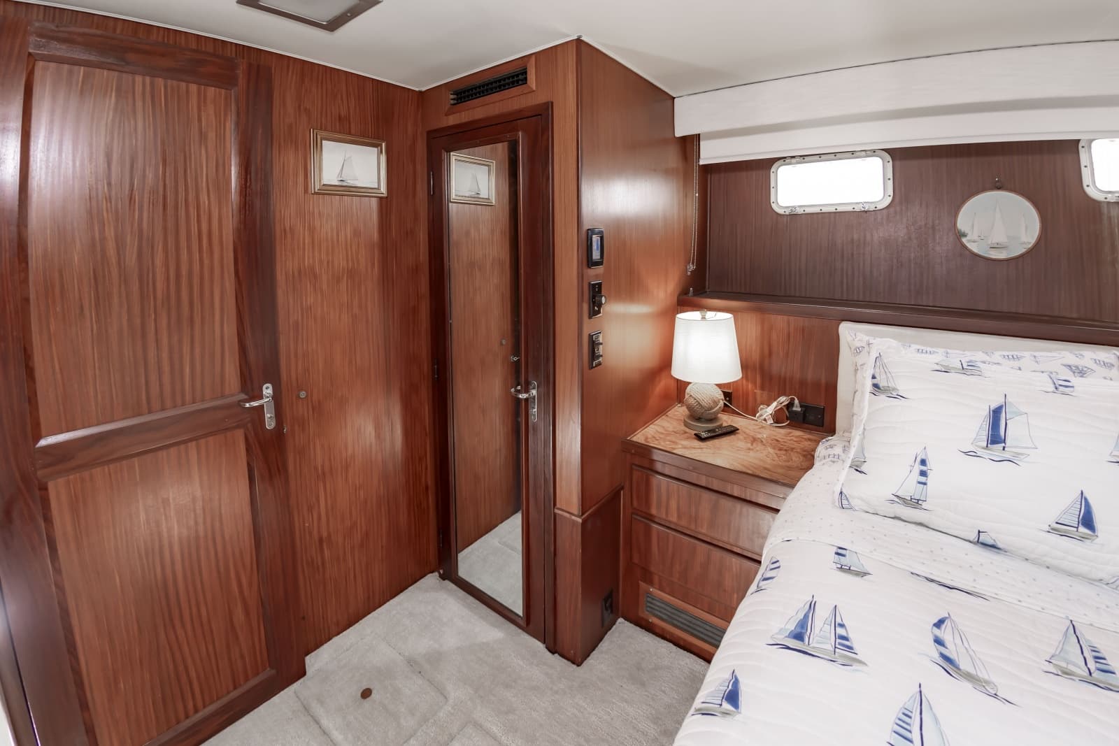 1987 Hatteras 63 Motor Yacht - Photo 74