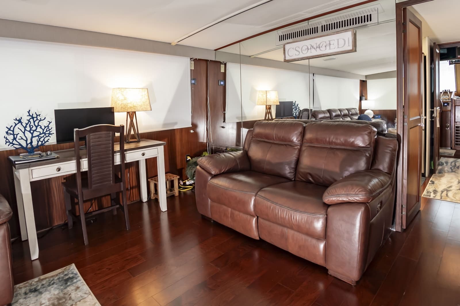 1987 Hatteras 63 Motor Yacht - Photo 26