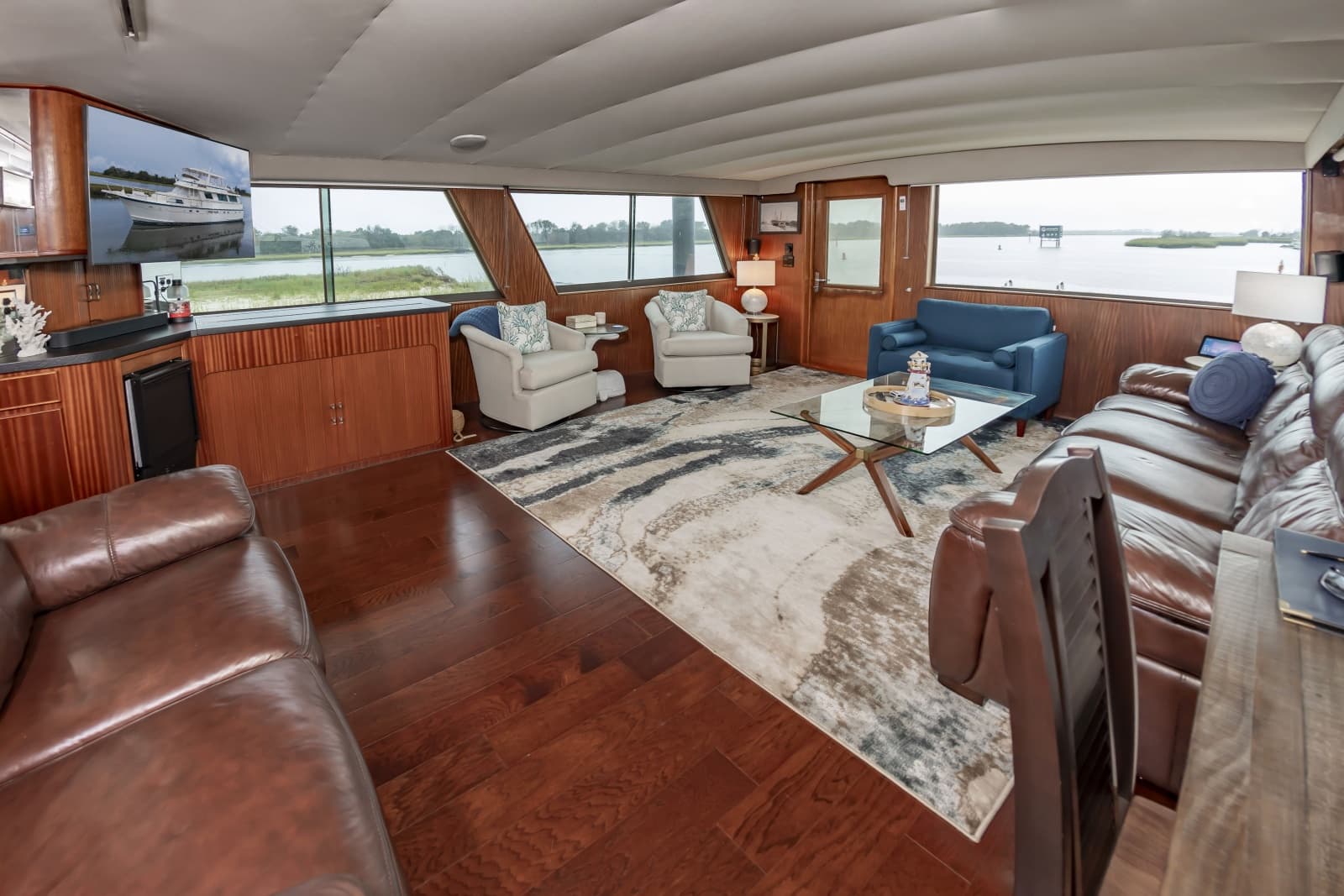 1987 Hatteras 63 Motor Yacht - Photo 22