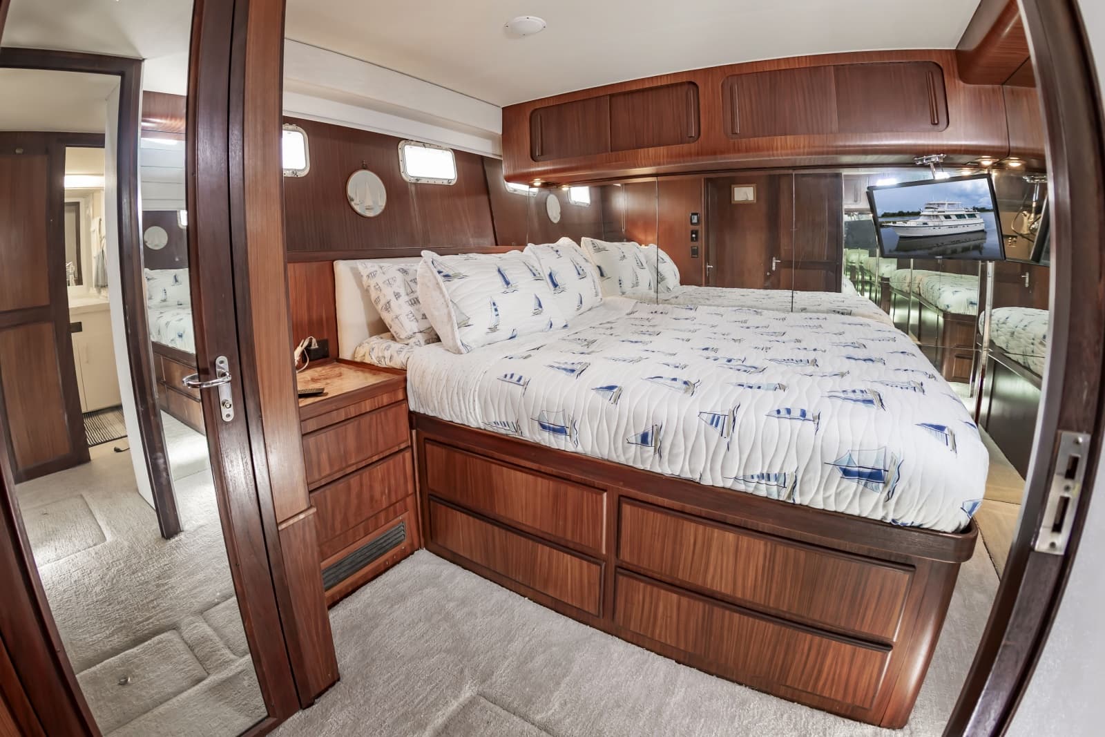 1987 Hatteras 63 Motor Yacht - Photo 71