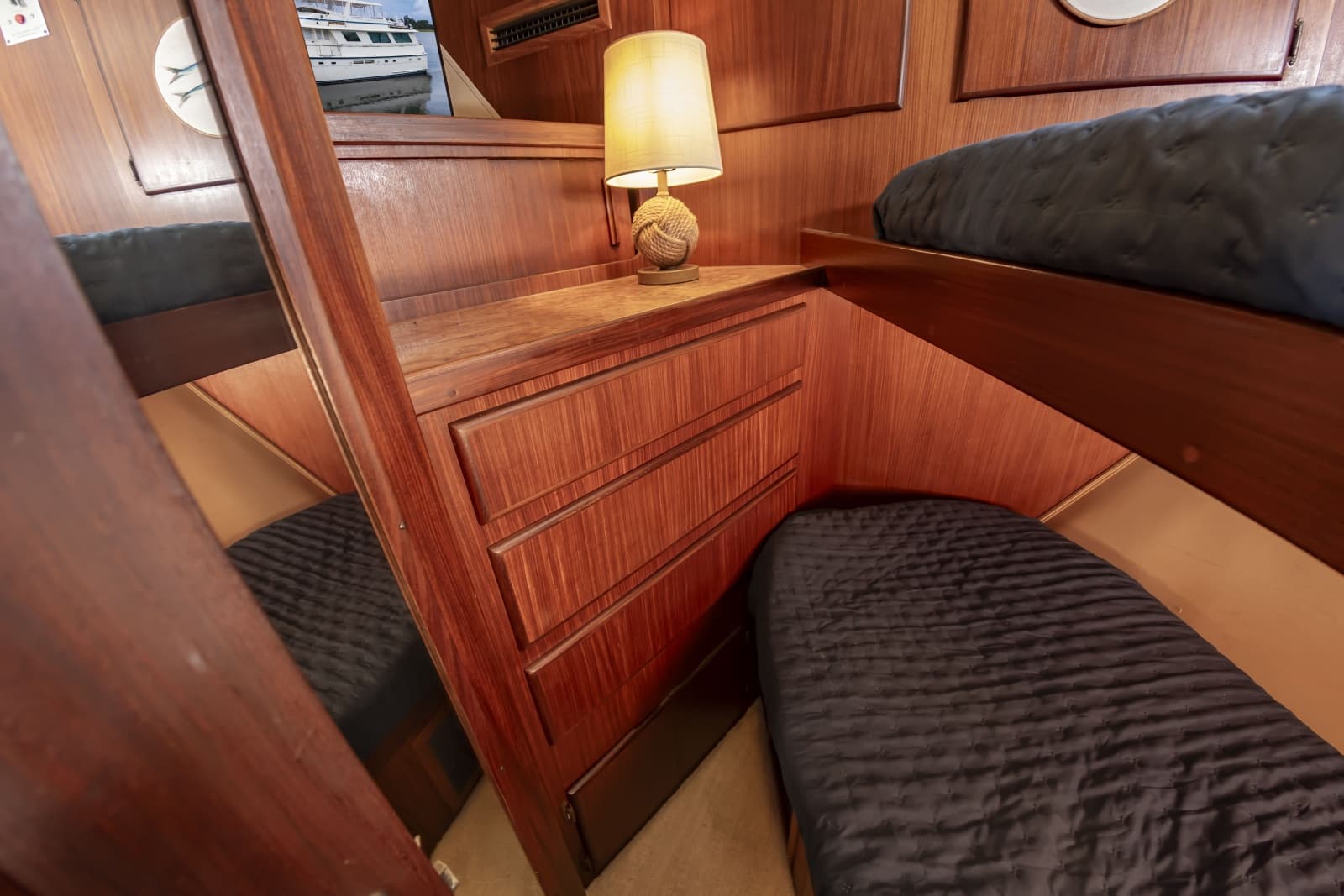 1987 Hatteras 63 Motor Yacht - Photo 62