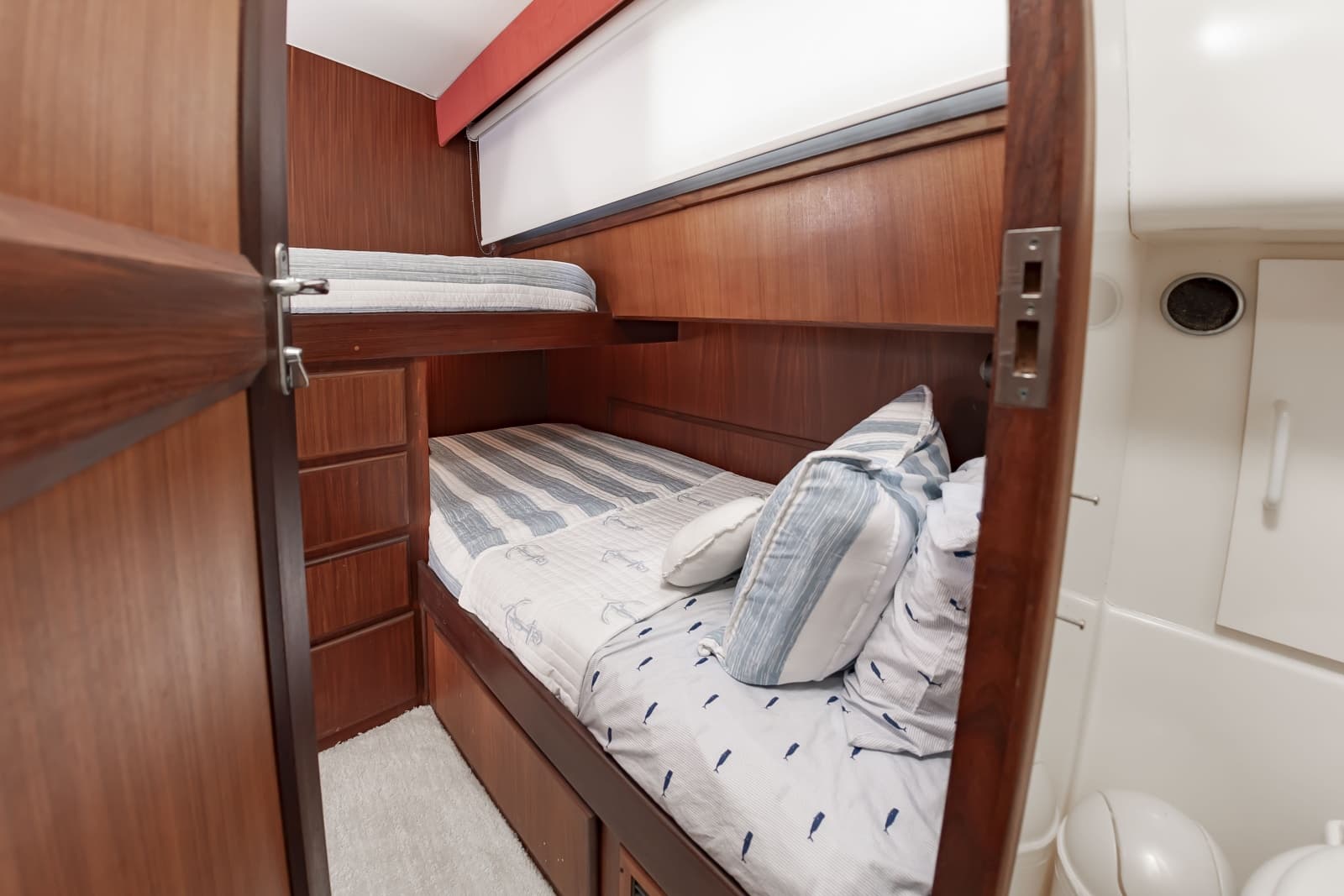 1987 Hatteras 63 Motor Yacht - Photo 52