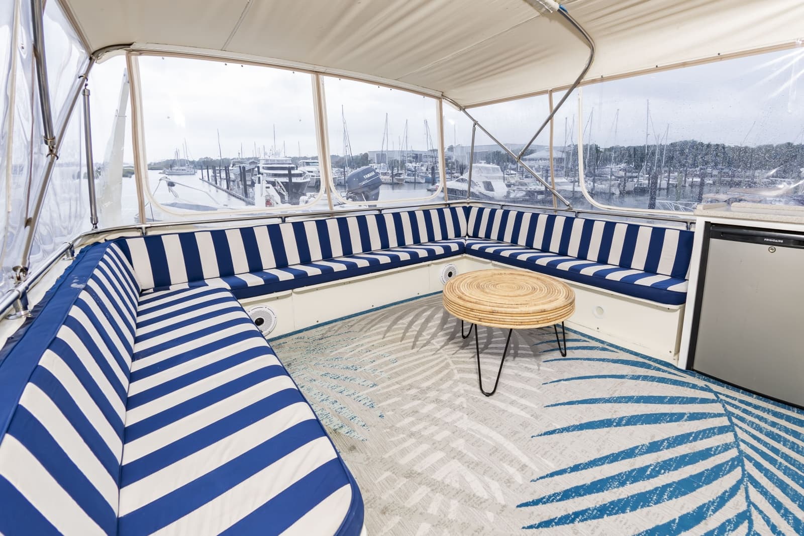 1987 Hatteras 63 Motor Yacht - Photo 16