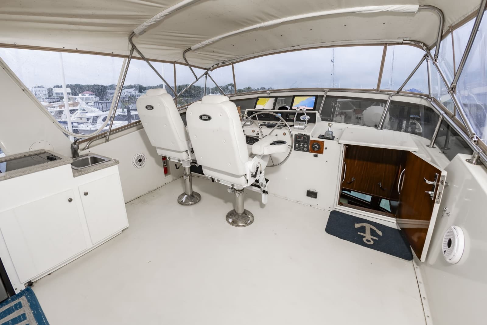 1987 Hatteras 63 Motor Yacht - Photo 15