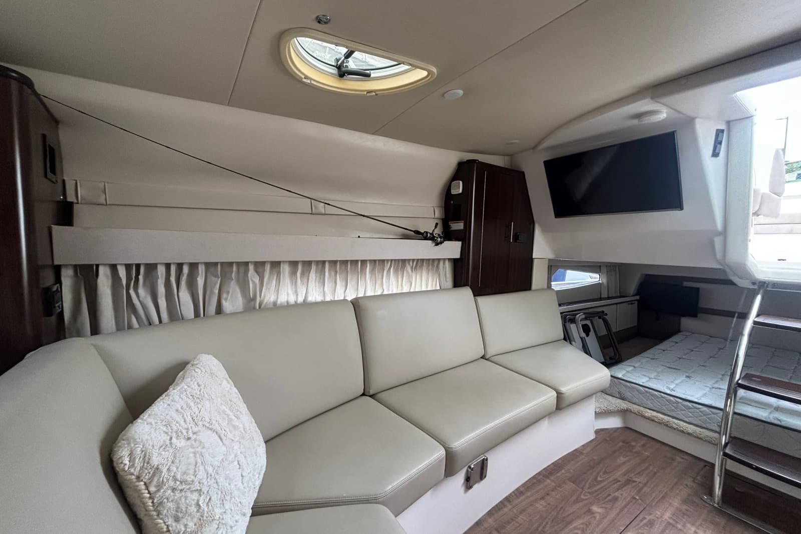 2018 Regal 33 XO - Photo 30