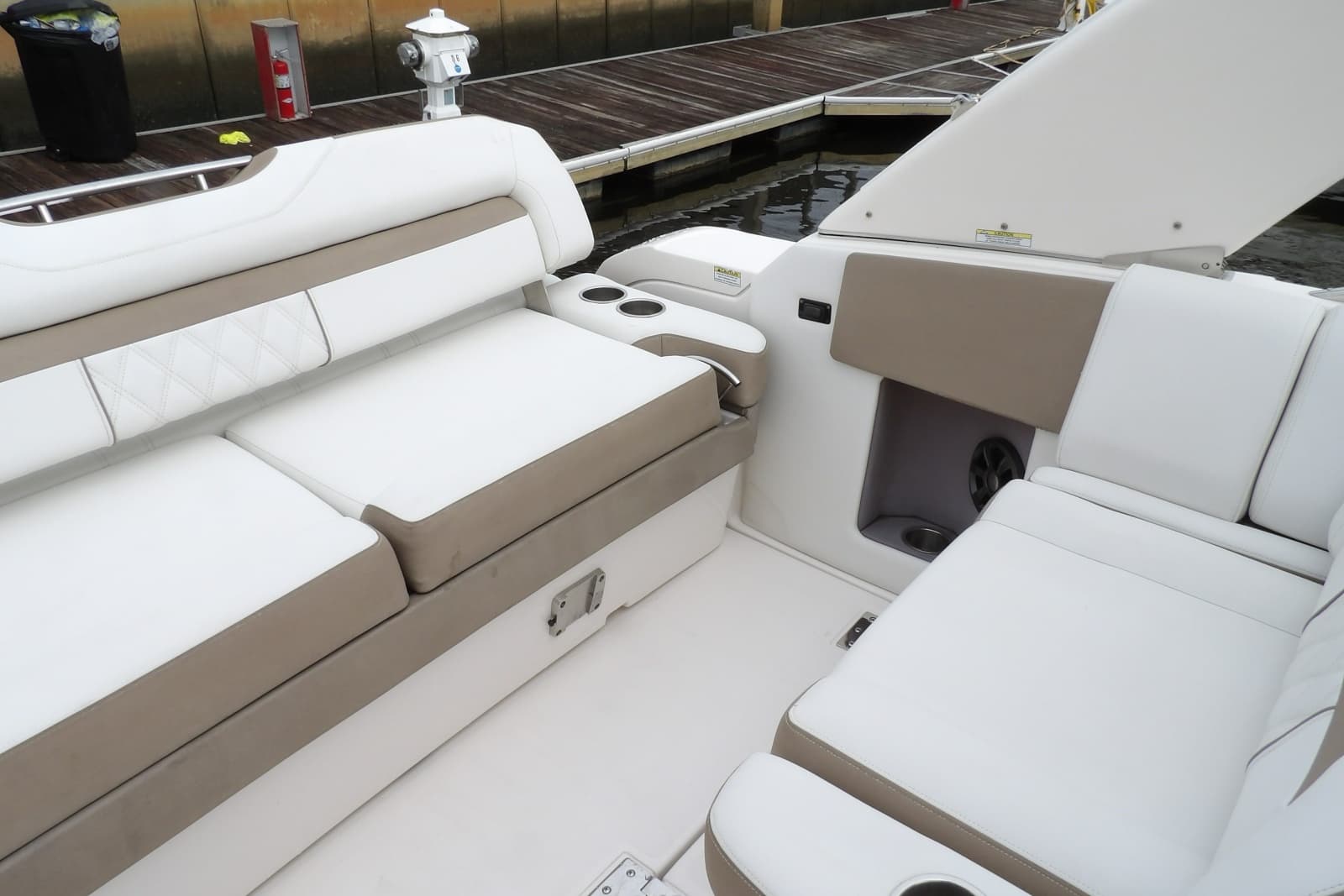 2018 Regal 33 XO - Photo 13
