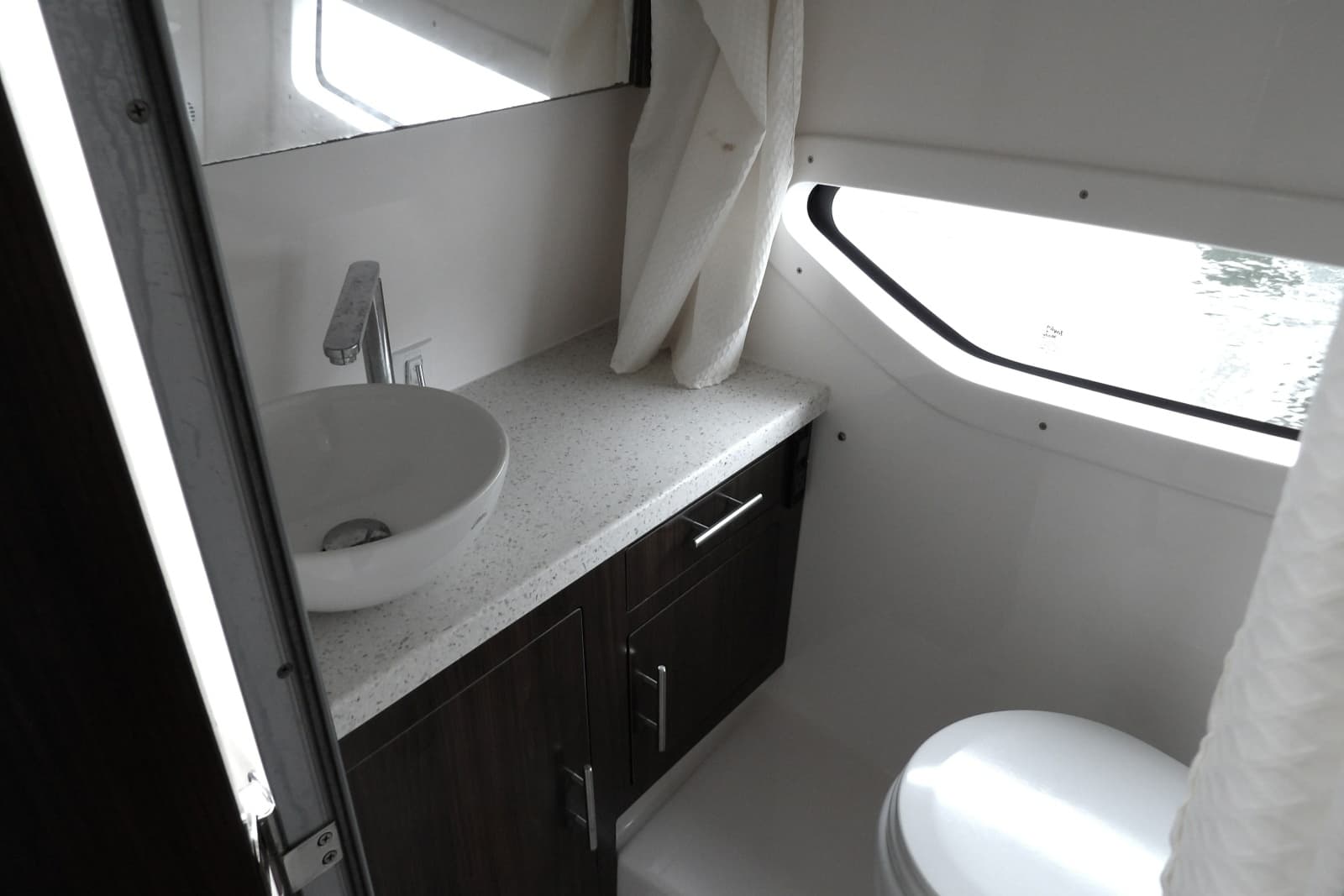 2018 Regal 33 XO - Photo 34