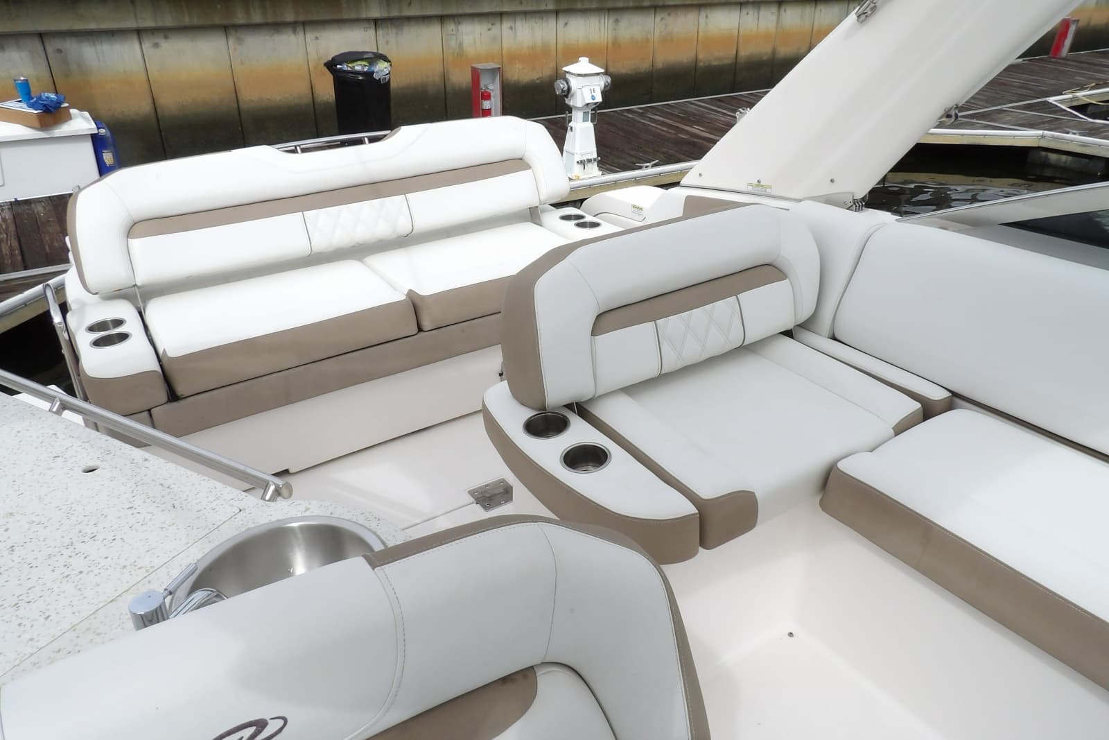 2018 Regal 33 XO - Photo 20