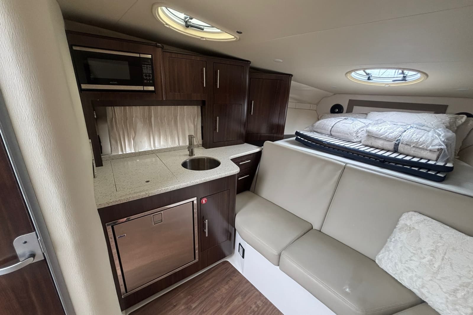 2018 Regal 33 XO - Photo 28