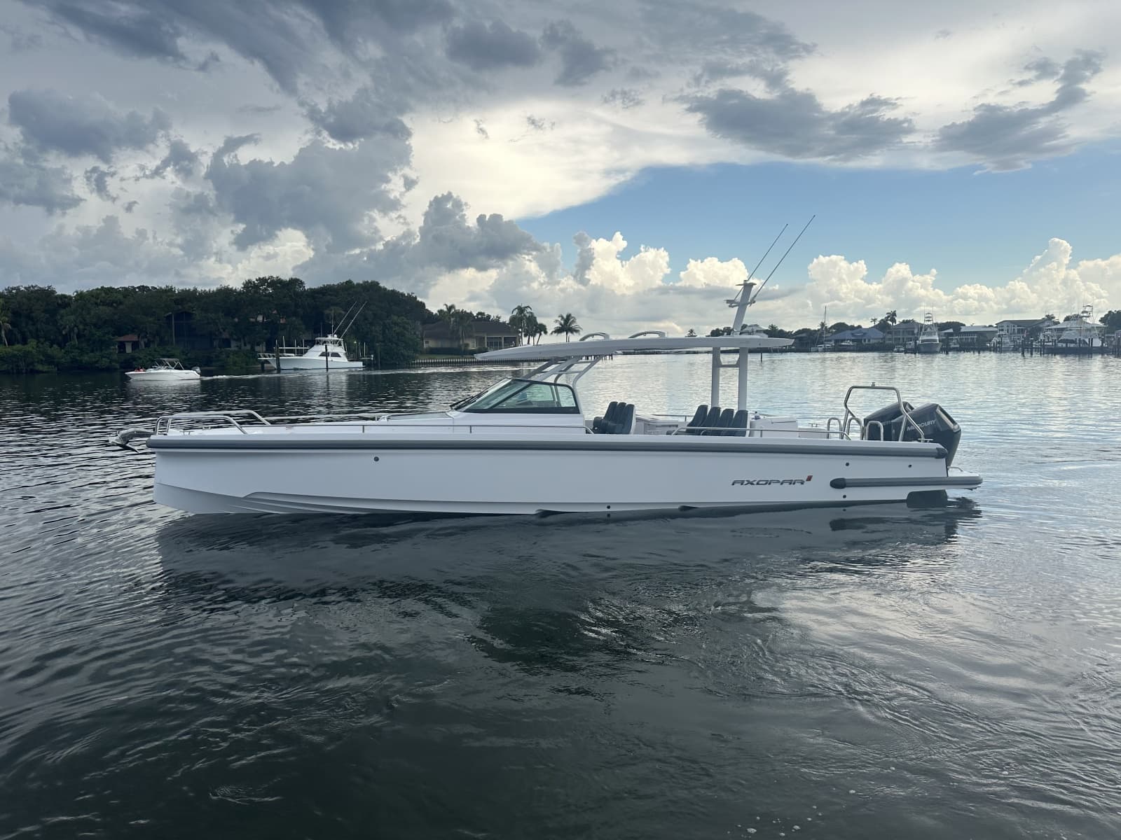 2024 Axopar 37 Sun Top - Photo 3