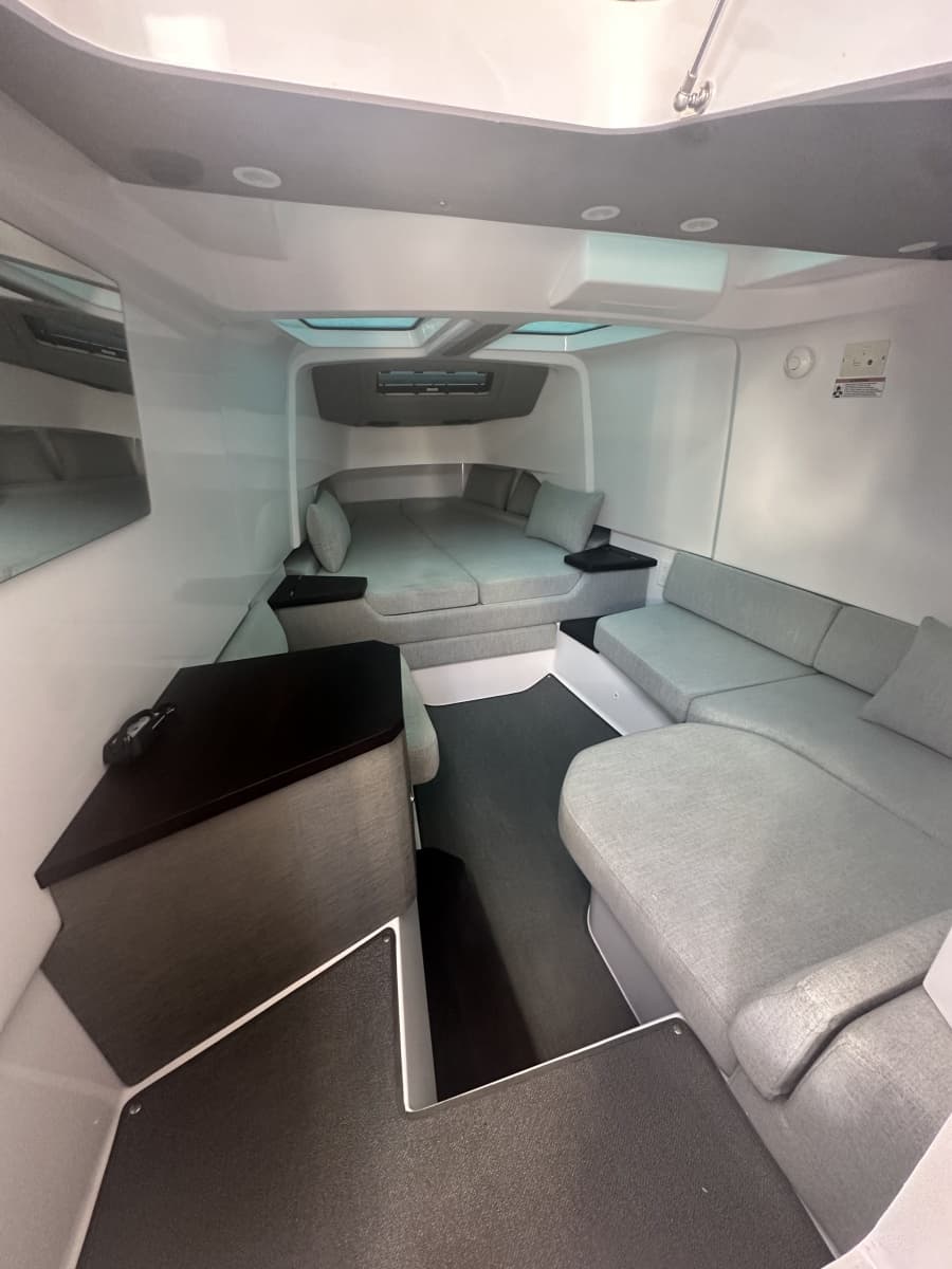 2024 Axopar 37 Sun Top - Photo 9