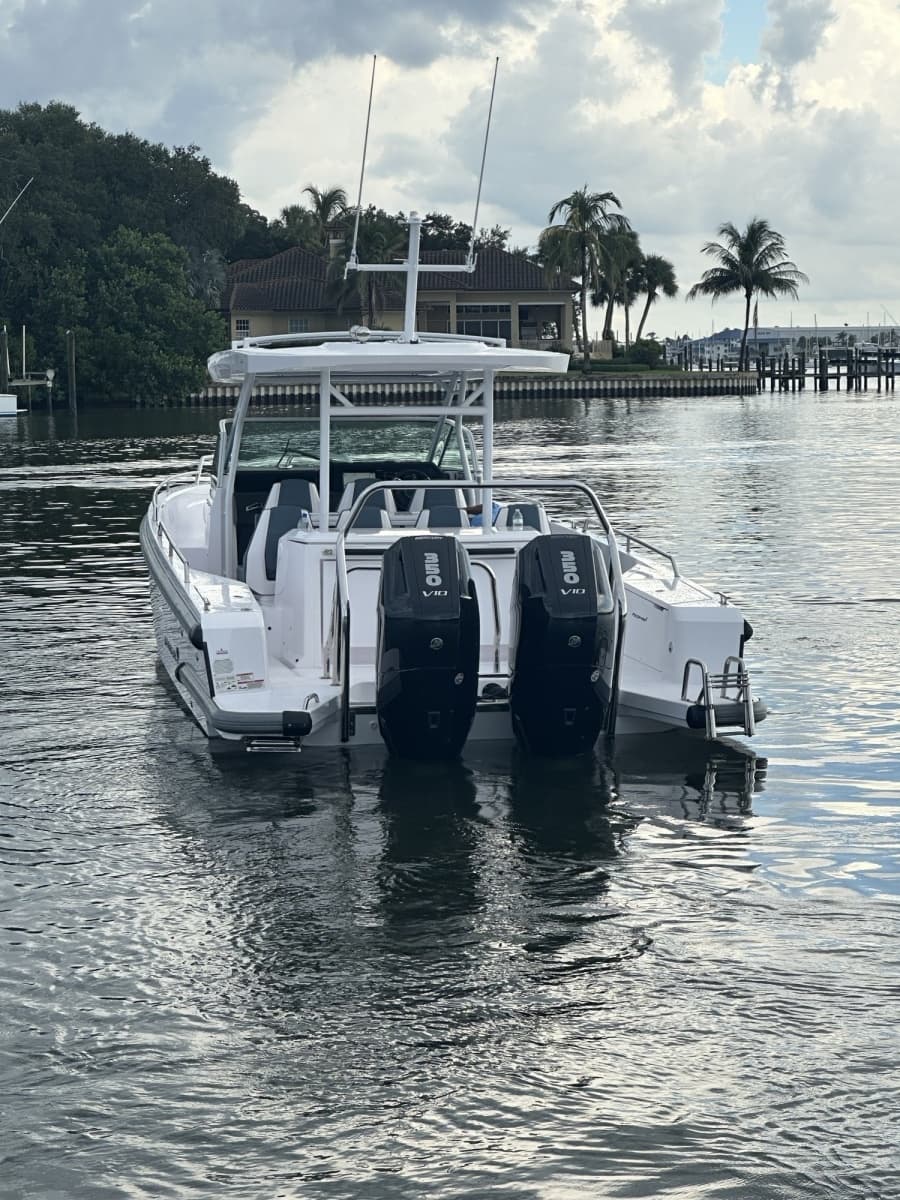2024 Axopar 37 Sun Top - Photo 5