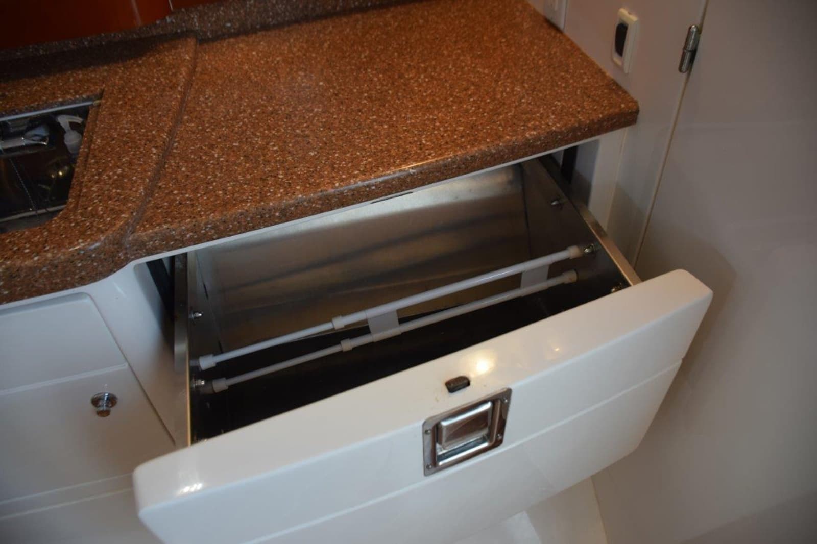 2010 Intrepid 390 Sport Yacht - Photo 21