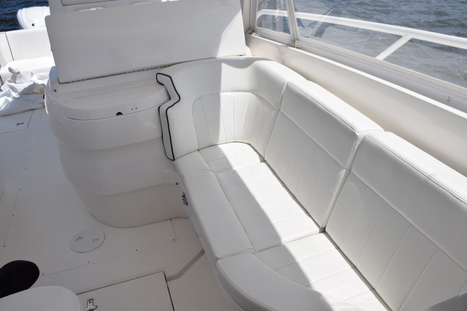 2010 Intrepid 390 Sport Yacht - Photo 11