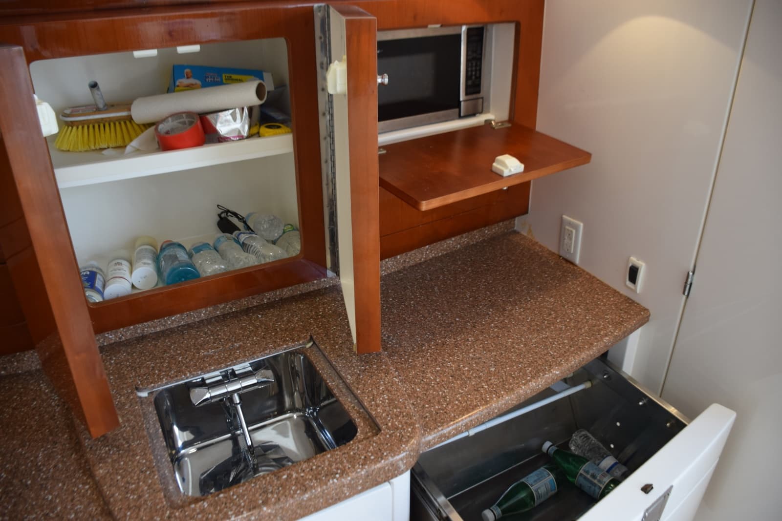 2010 Intrepid 390 Sport Yacht - Photo 25