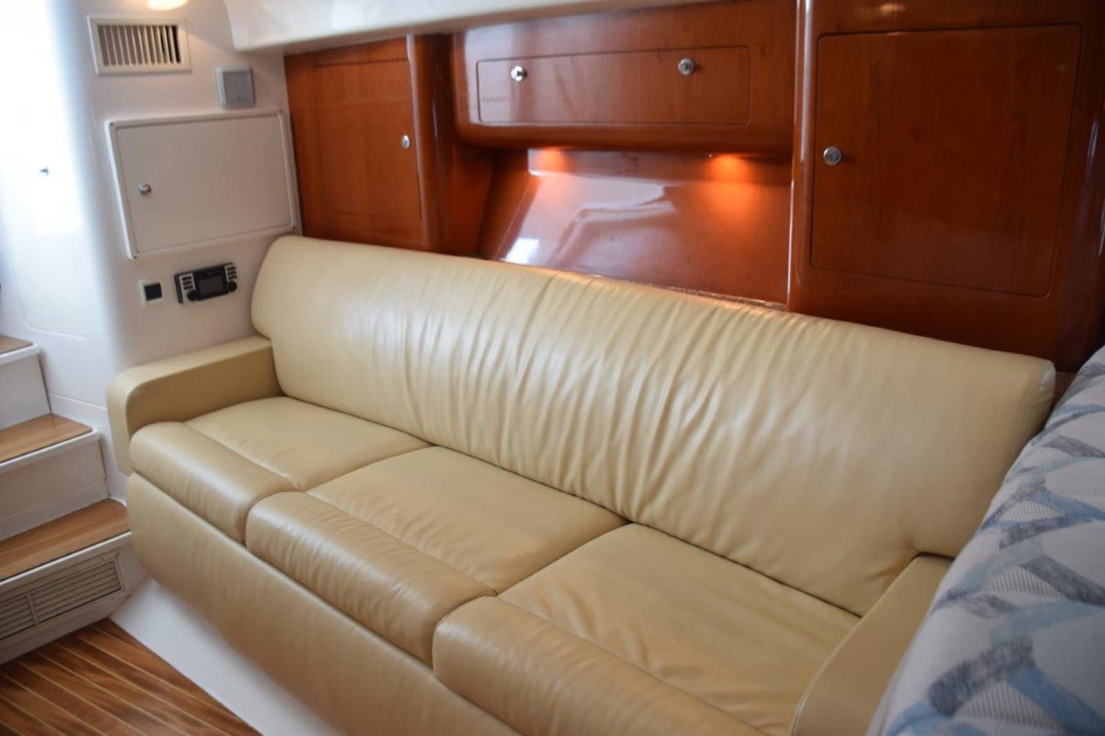 2010 Intrepid 390 Sport Yacht - Photo 16
