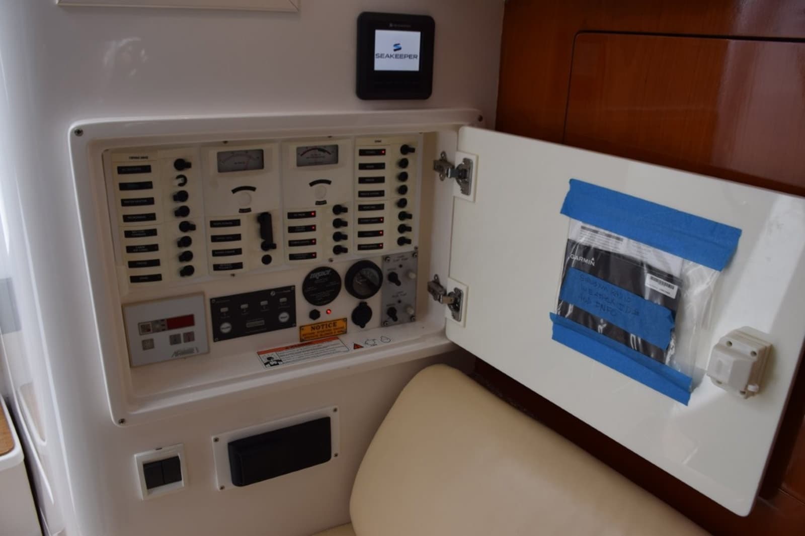 2010 Intrepid 390 Sport Yacht - Photo 31