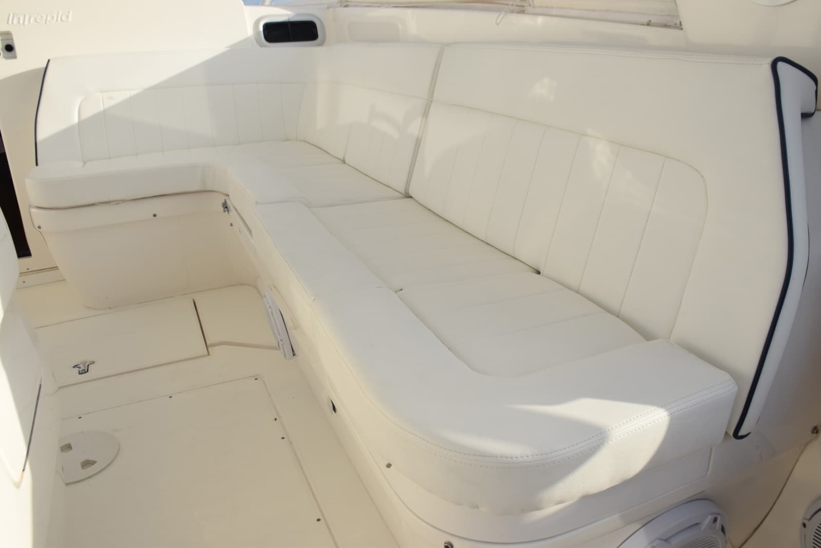 2010 Intrepid 390 Sport Yacht - Photo 8