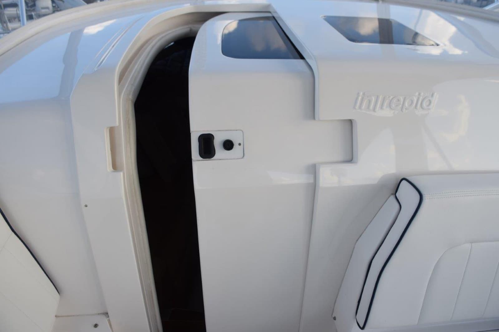 2010 Intrepid 390 Sport Yacht - Photo 14