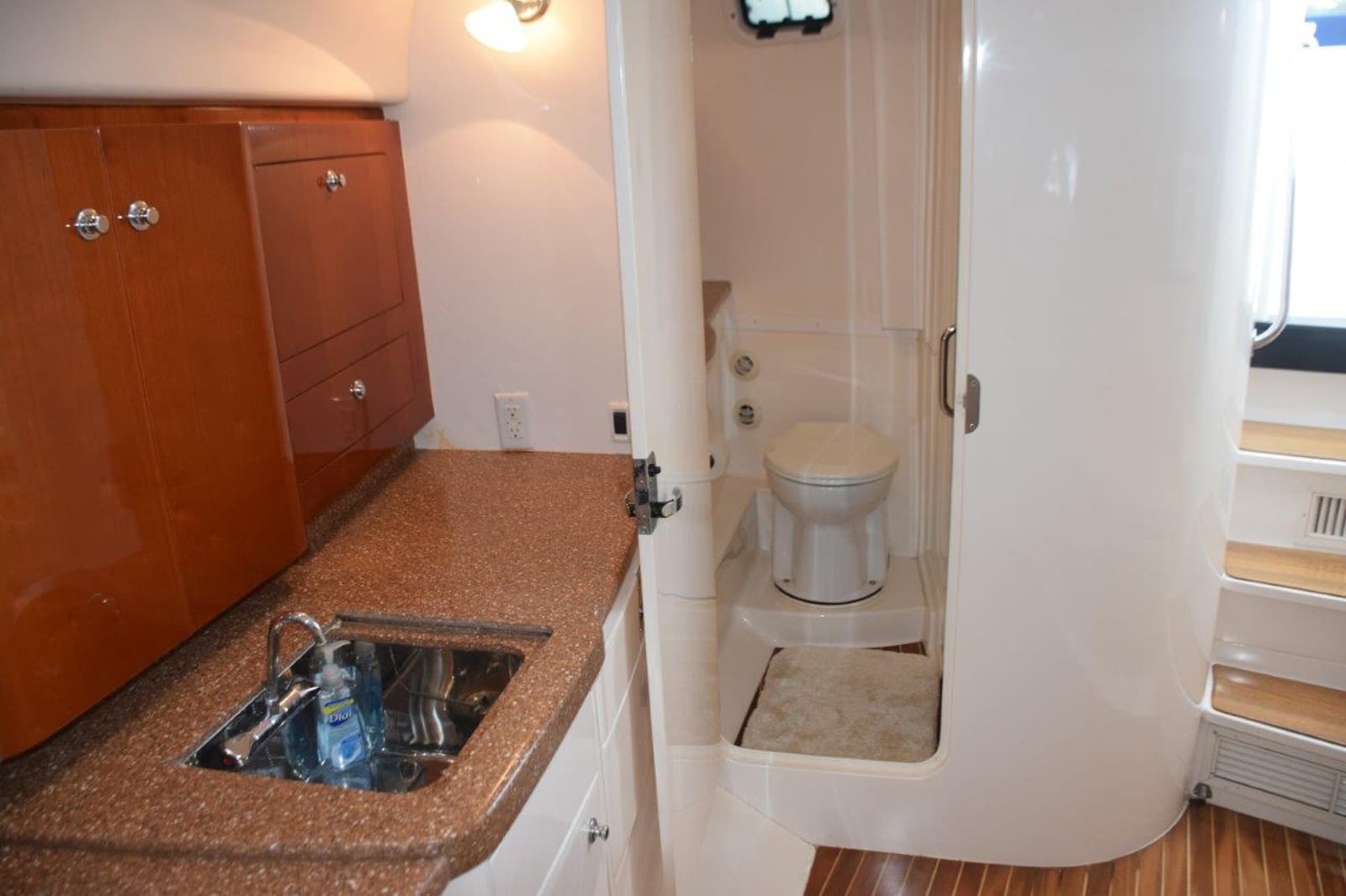 2010 Intrepid 390 Sport Yacht - Photo 26