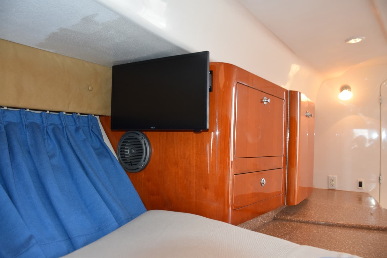 2010 Intrepid 390 Sport Yacht - Photo 18