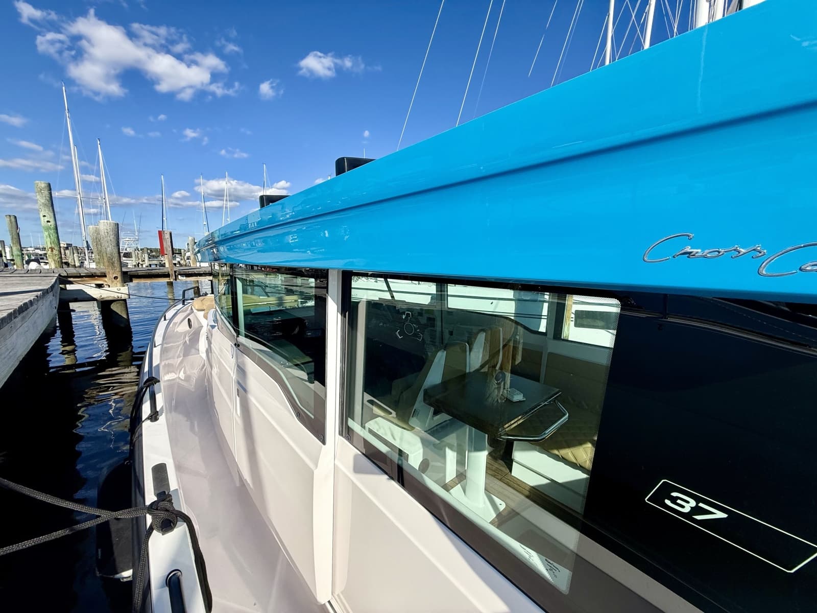 2021 Axopar 37 XC Cross Cabin - Photo 21