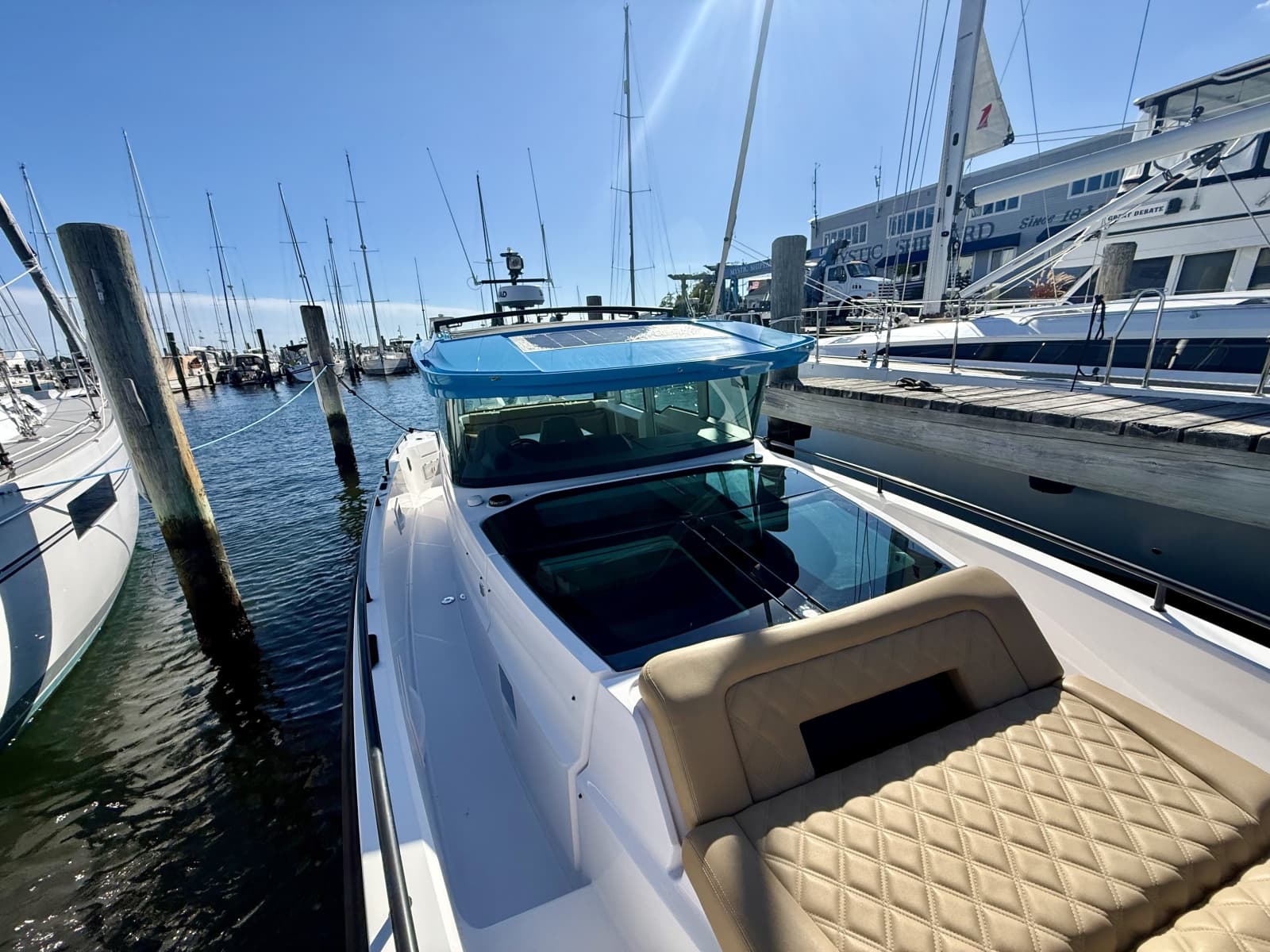 2021 Axopar 37 XC Cross Cabin - Photo 6