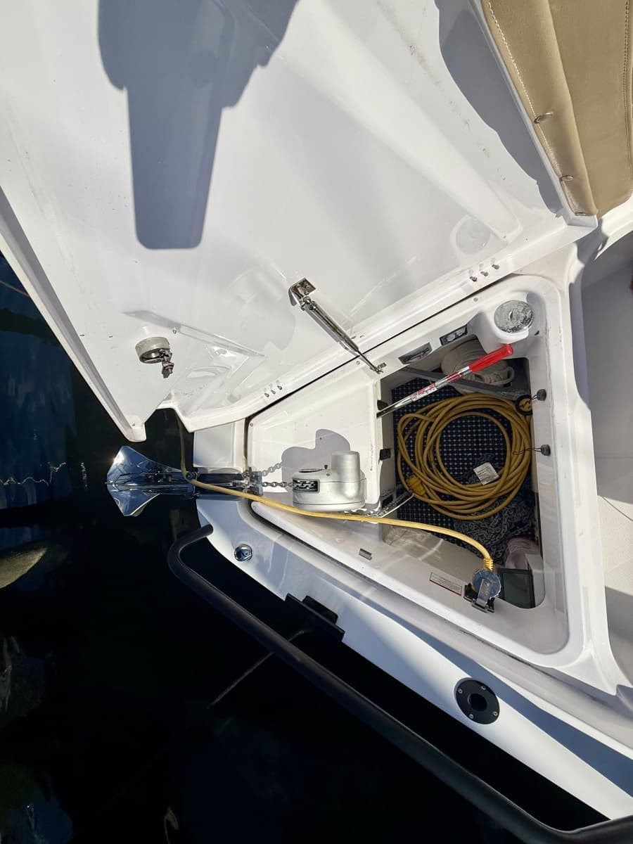 2021 Axopar 37 XC Cross Cabin - Photo 12