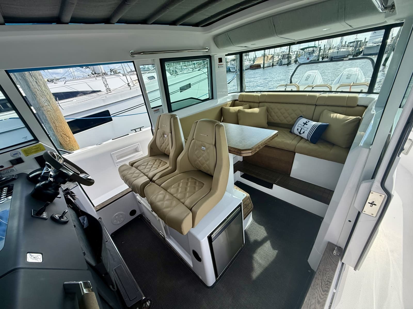 2021 Axopar 37 XC Cross Cabin - Photo 27