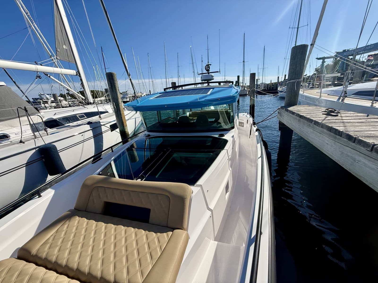 2021 Axopar 37 XC Cross Cabin - Photo 7
