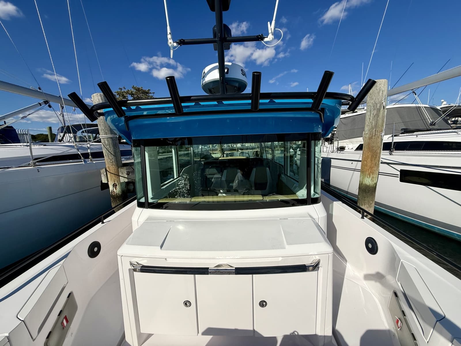 2021 Axopar 37 XC Cross Cabin - Photo 18