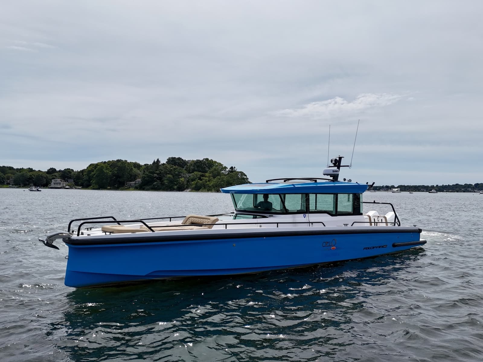 2021 Axopar 37 XC Cross Cabin - Photo 2