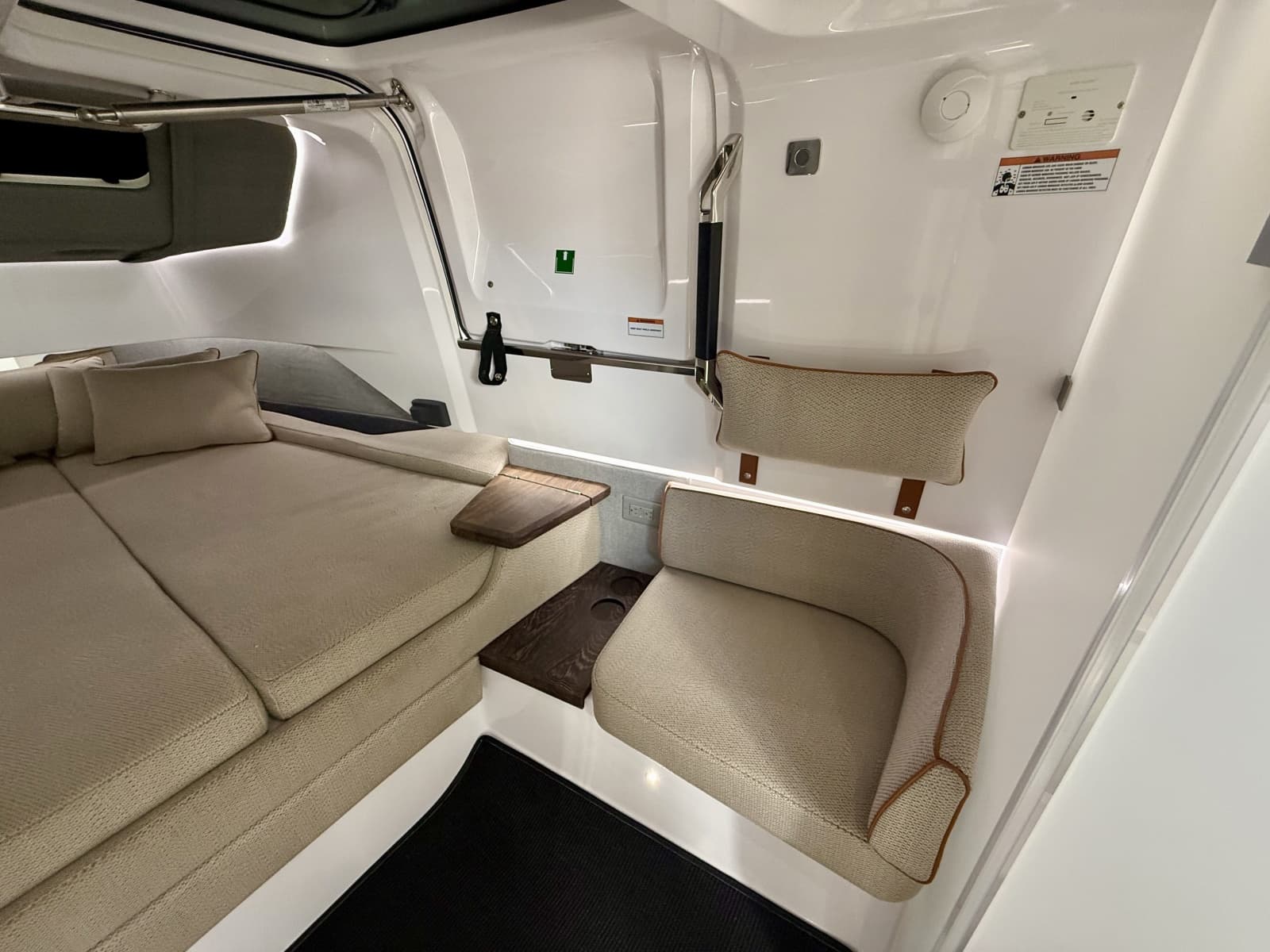 2021 Axopar 37 XC Cross Cabin - Photo 37