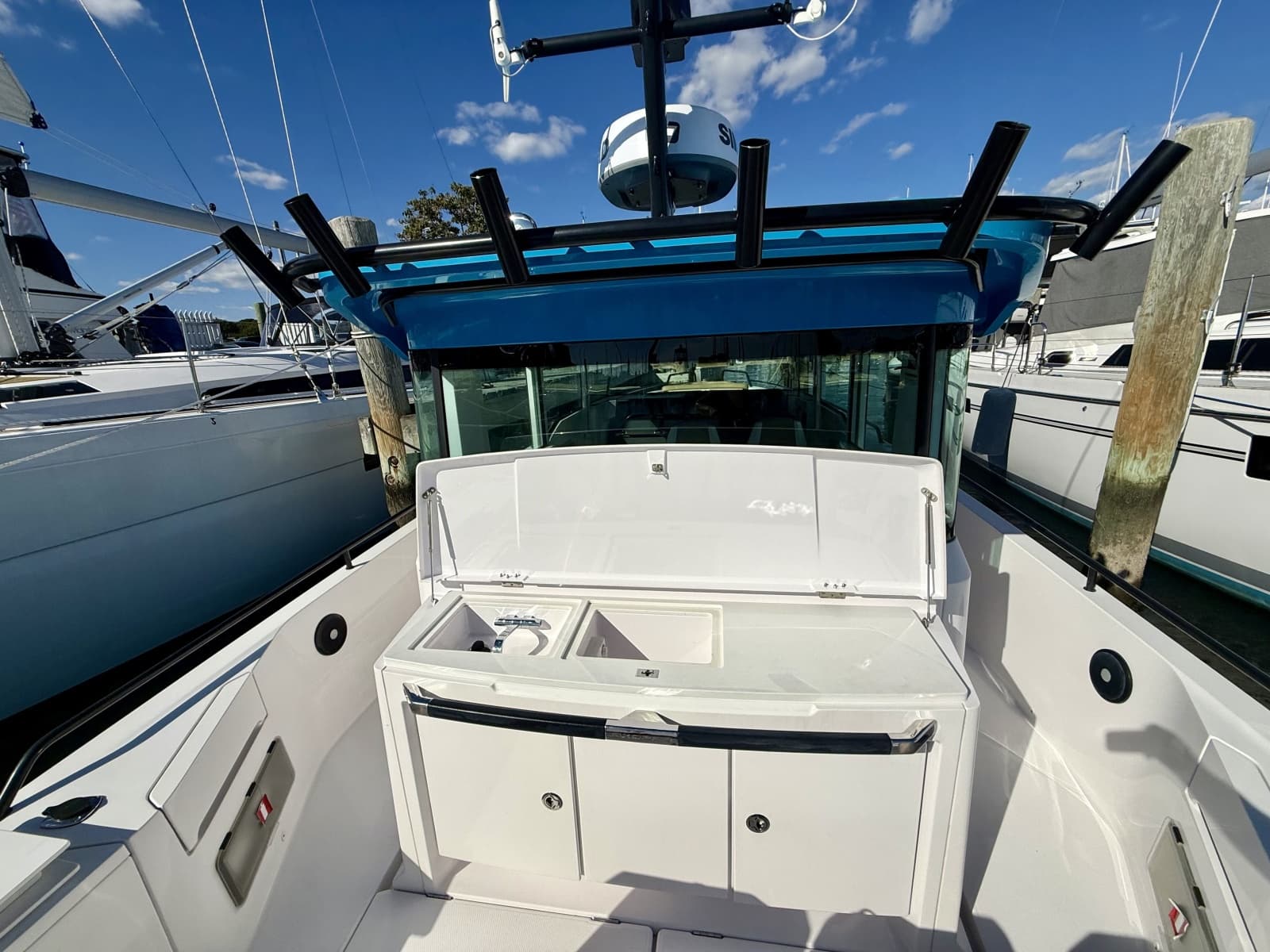 2021 Axopar 37 XC Cross Cabin - Photo 17