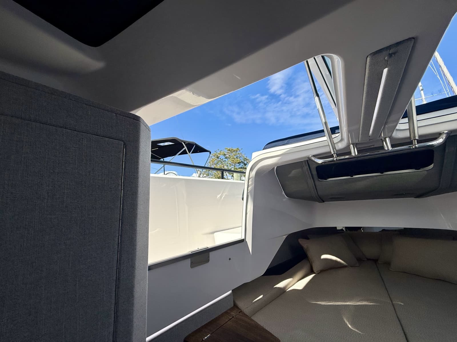 2021 Axopar 37 XC Cross Cabin - Photo 41
