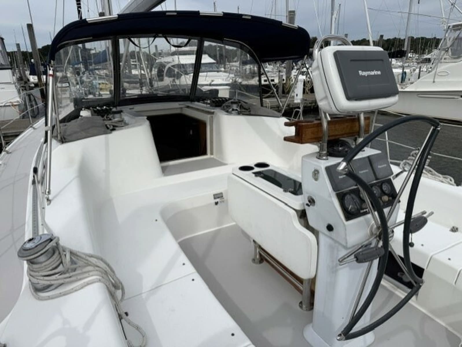 2009 Catalina 387 - Photo 6