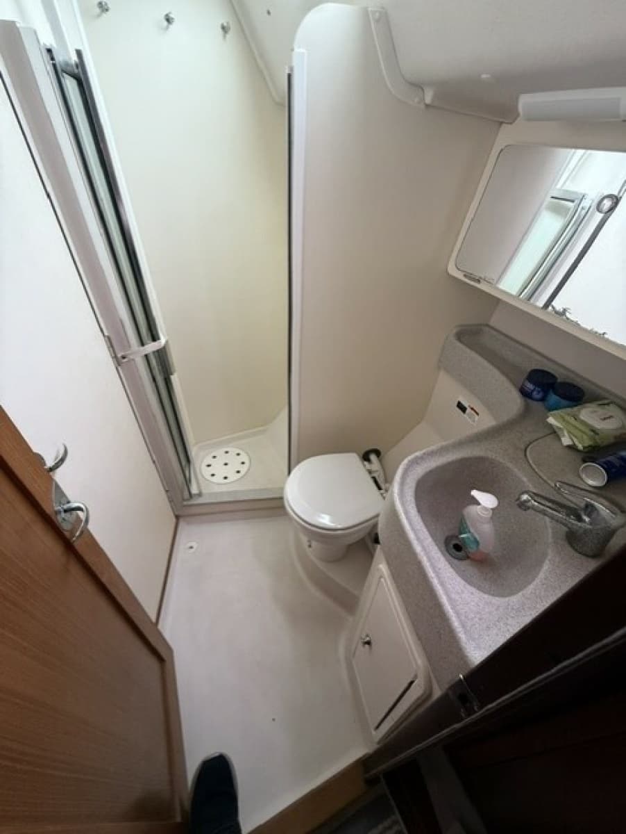 2009 Catalina 387 - Photo 17
