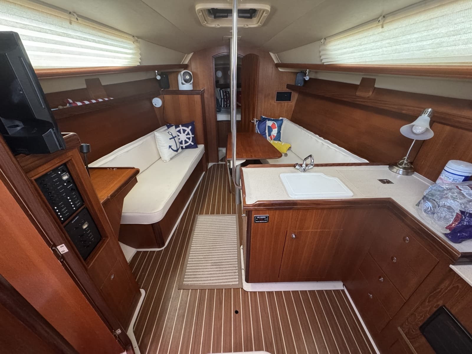 2007 Hunter 31 - Photo 16