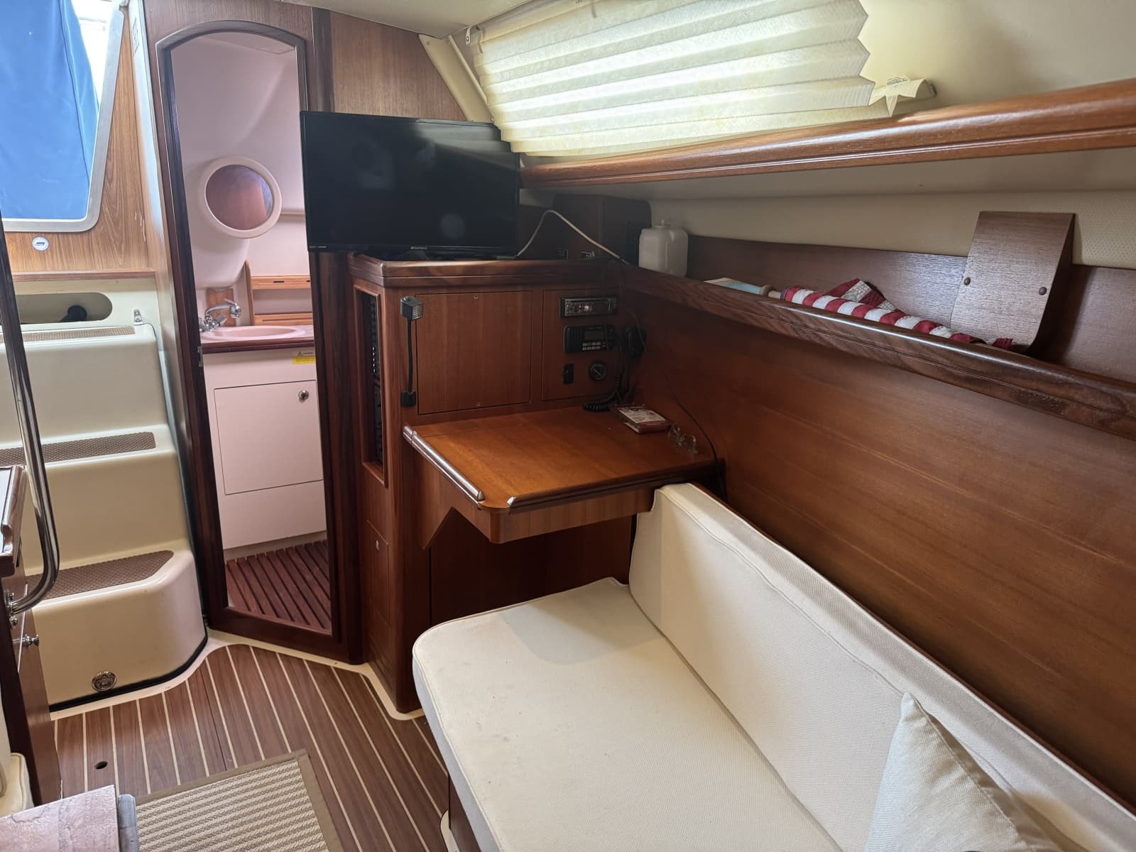 2007 Hunter 31 - Photo 20