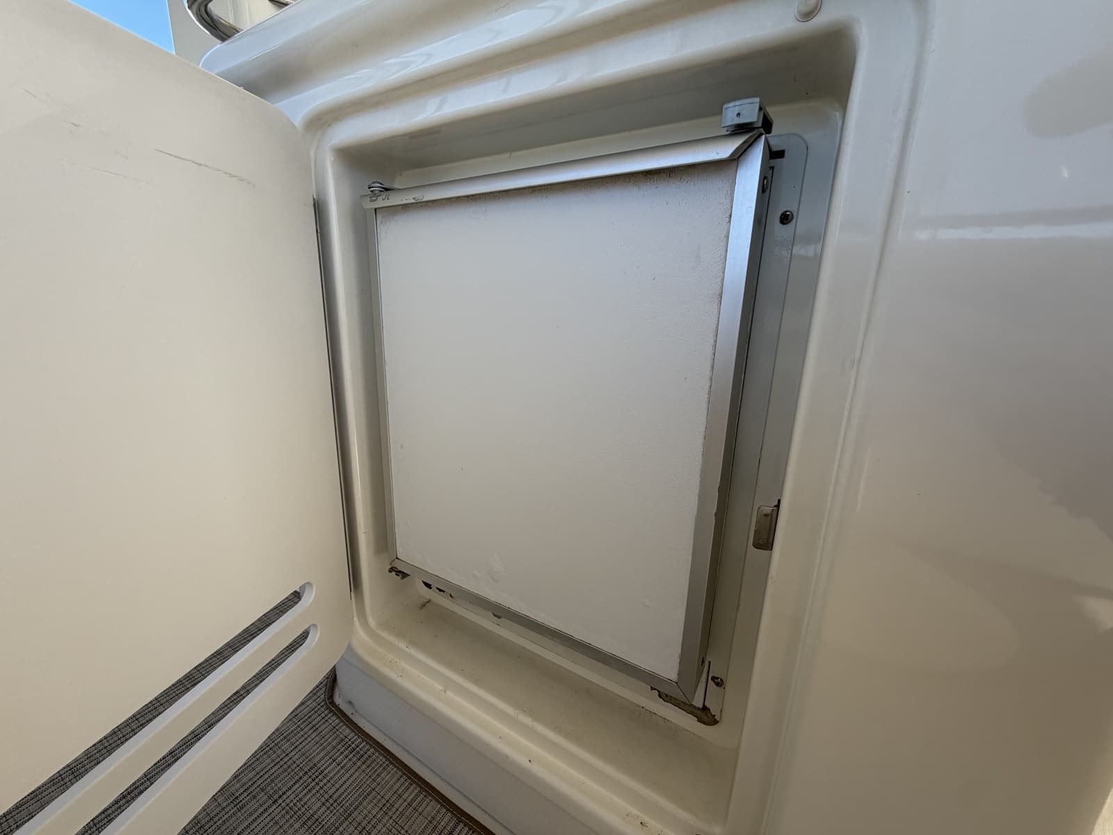 2000 Sea Ray 380 Aft Cabin - Photo 30