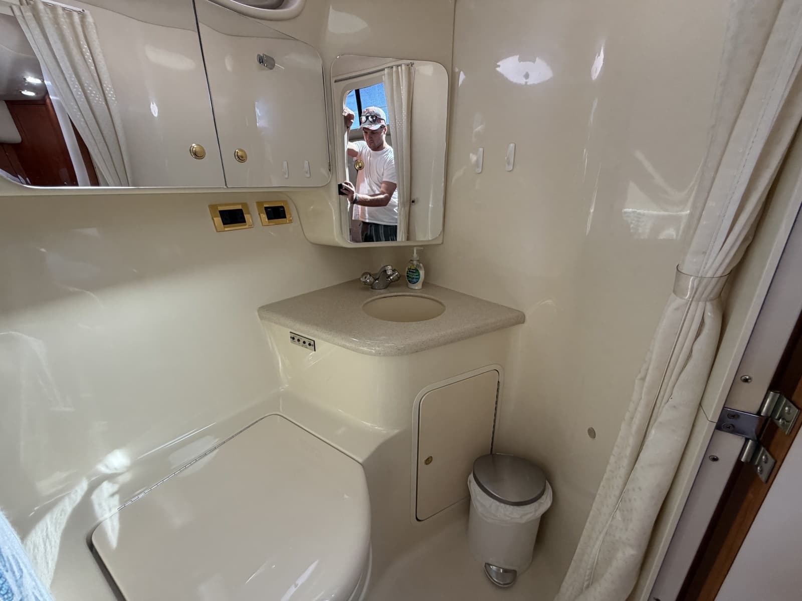 2000 Sea Ray 380 Aft Cabin - Photo 89