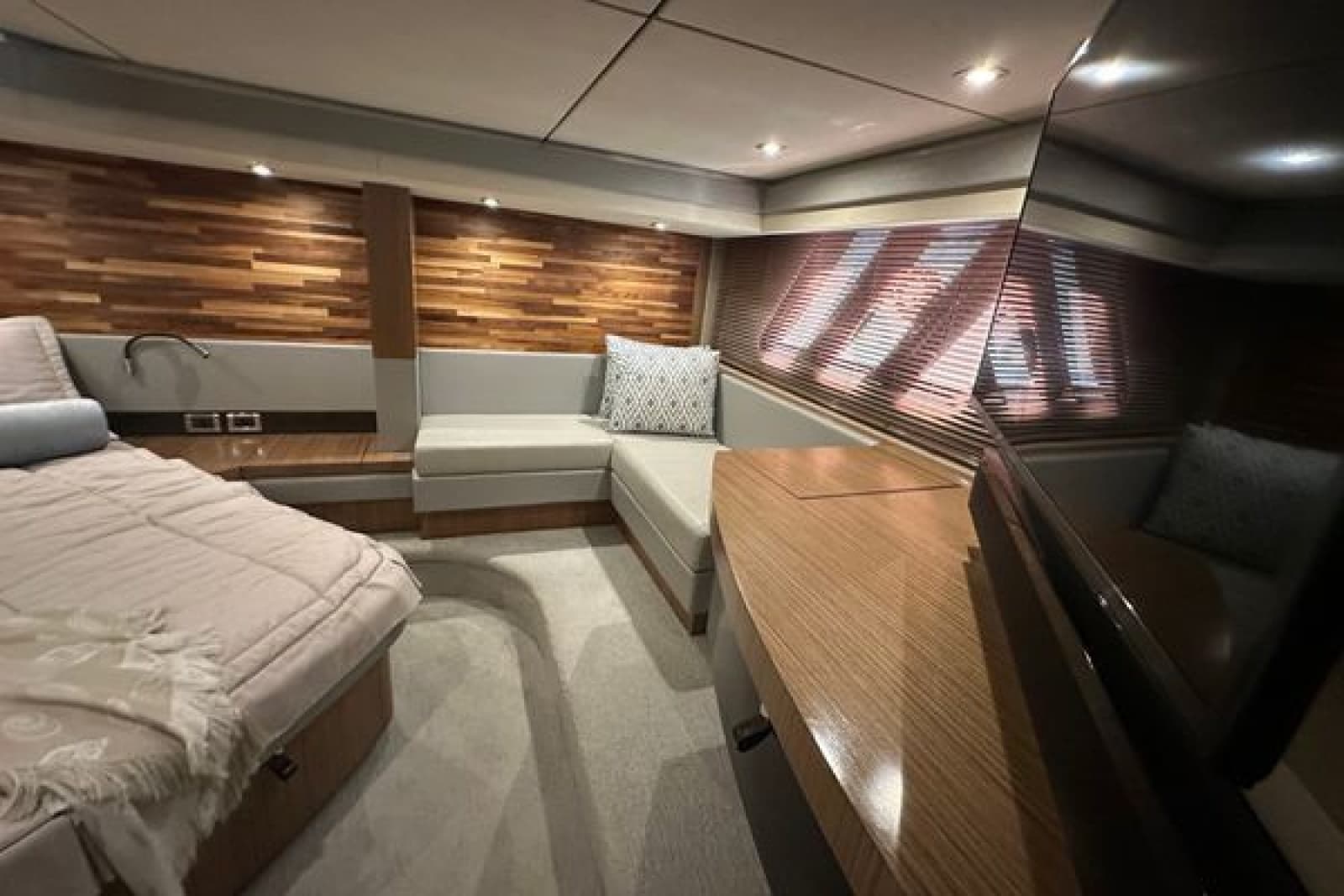 2018 Sea Ray L590 - Photo 15
