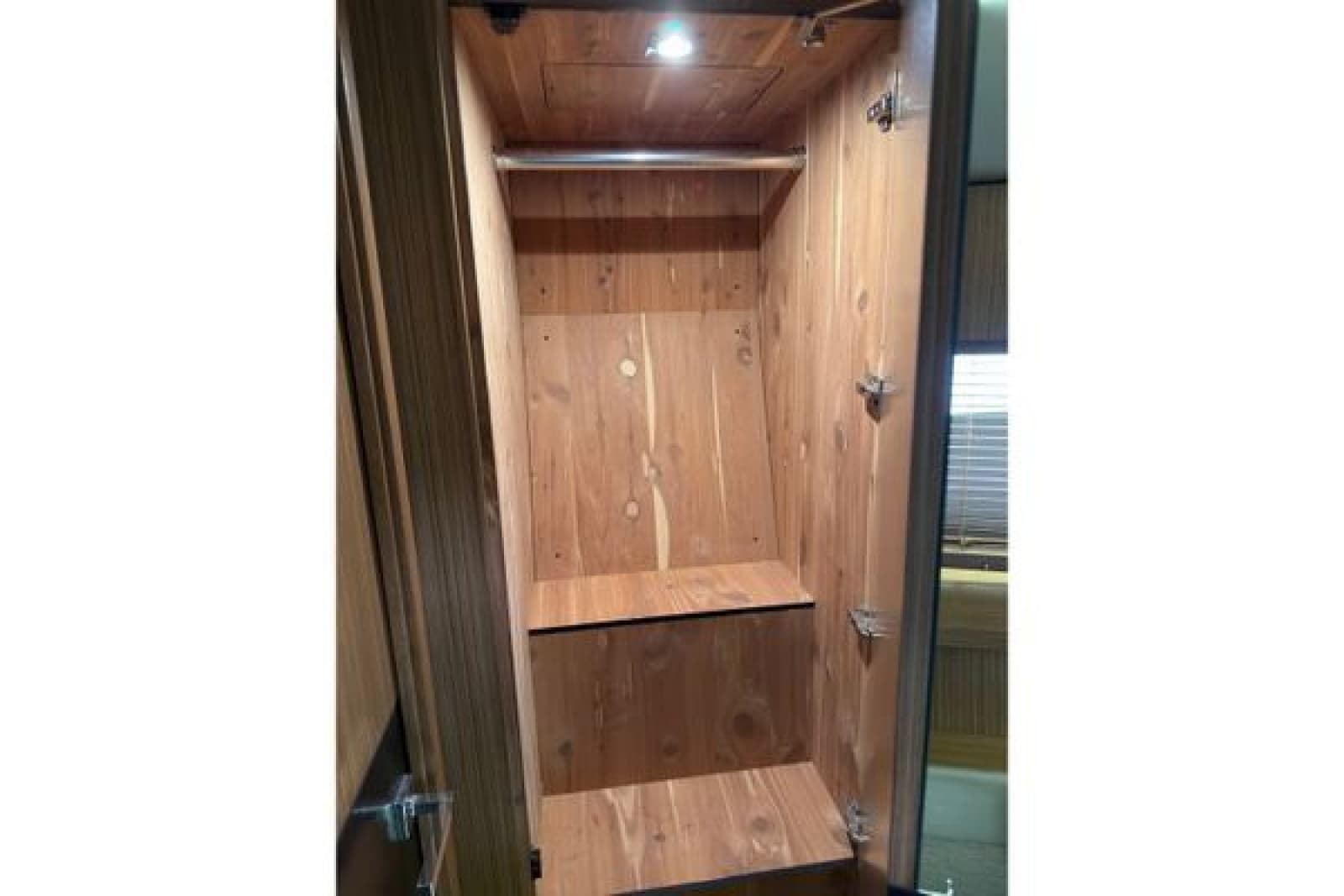 2018 Sea Ray L590 - Photo 18