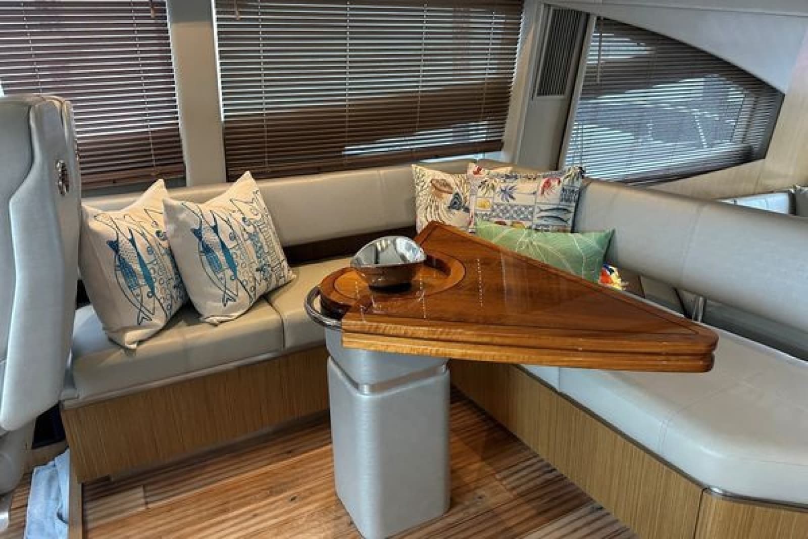 2018 Sea Ray L590 - Photo 13