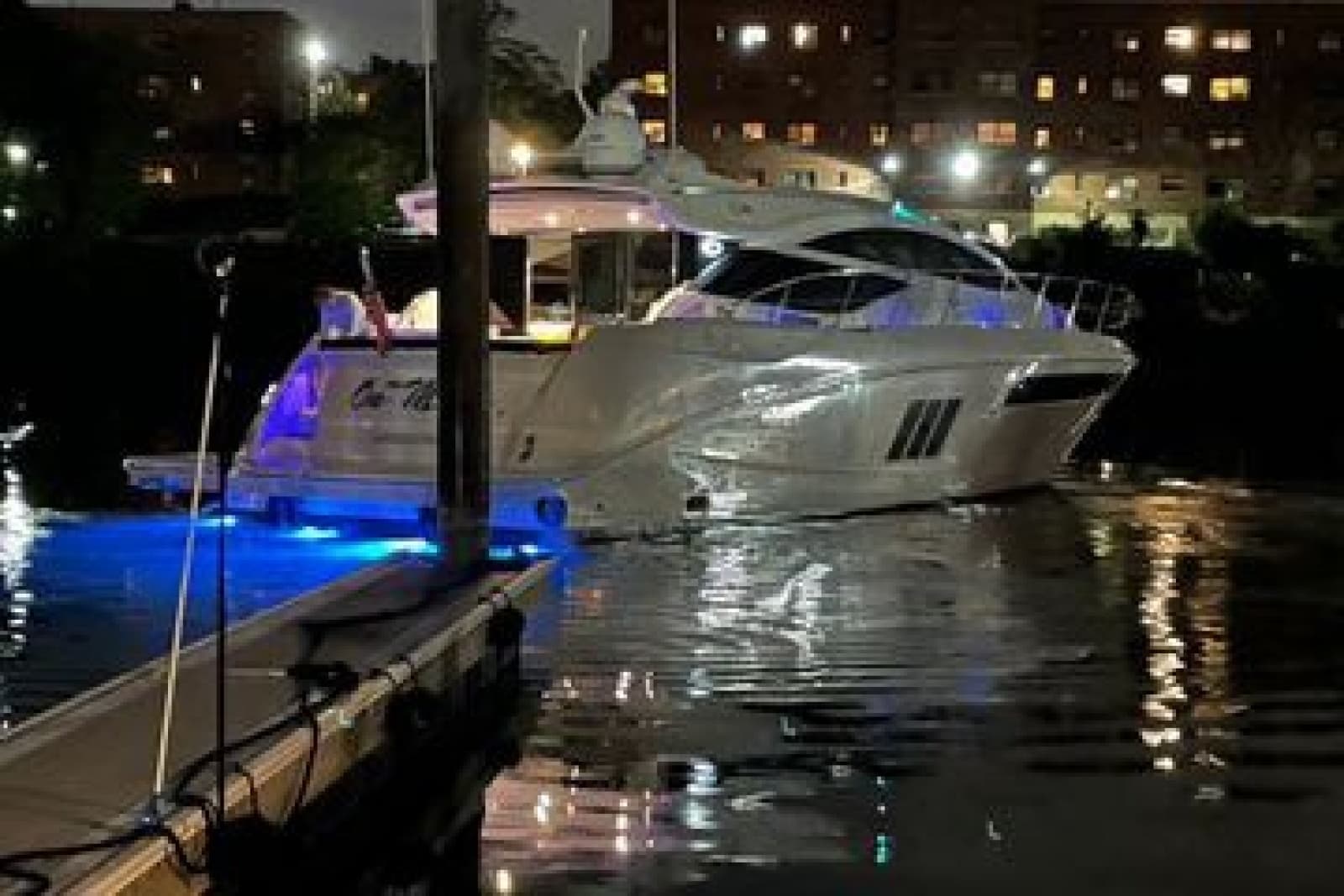 2018 Sea Ray L590 - Photo 4